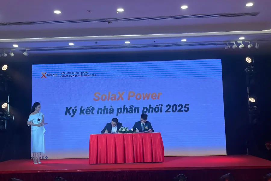 SolaX Unveils Next-Generation Residential Energy Storage Solutions at Vietnam Solar Summit 2025